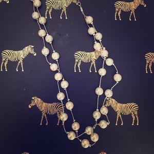 Double-strand pearl necklace